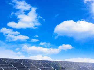 太陽光発電設備の耐用年数は？税法上のルールを解説！